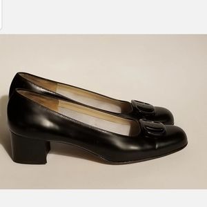 Salvatore Ferragamo Boutique Black Pumps Block Heel Round Toe Size 8 B